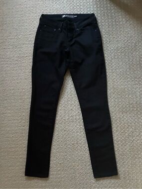 NWOT Levi’s Bold Curve Modern Rise Skinny, Black Jeans 25/0